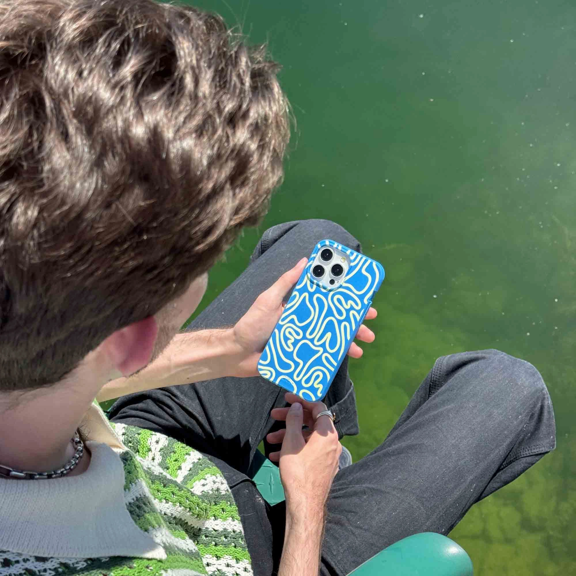 Edge Protection Premium Texture Layer Electric Blue Dizzy Dreams iPhone 17 Pro Max Case